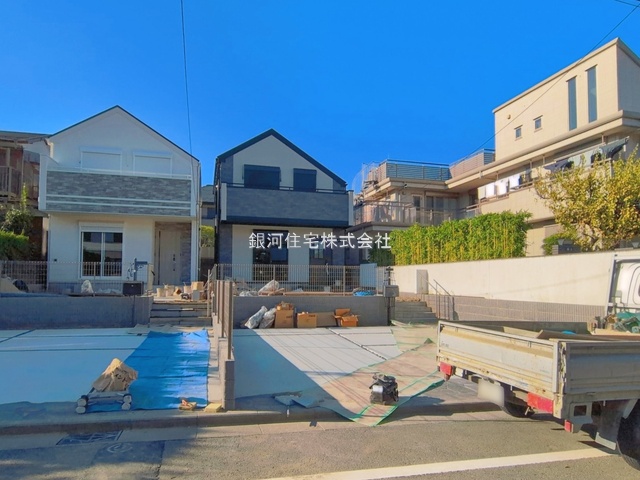 G00399263 神奈川県横浜市磯子区洋光台３丁目 新築一戸建て 8198万円 土地面積172.28m² (約52.11坪) 建物面積102.26m² (約30.93坪) 間取り４ＬＤＫ 築年月2026年10月(築１年以内)【外観2】