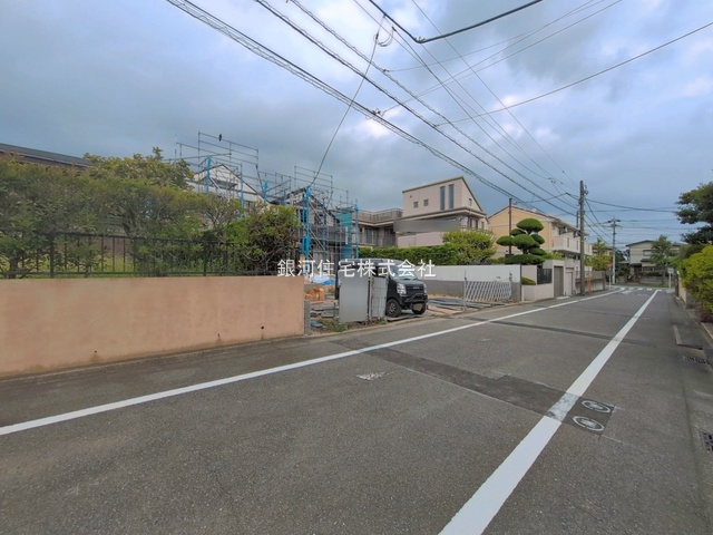 G00399263 神奈川県横浜市磯子区洋光台３丁目 新築一戸建て 8198万円 土地面積172.28m² (約52.11坪) 建物面積102.26m² (約30.93坪) 間取り４ＬＤＫ 築年月2026年10月(築１年以内)【外観9】