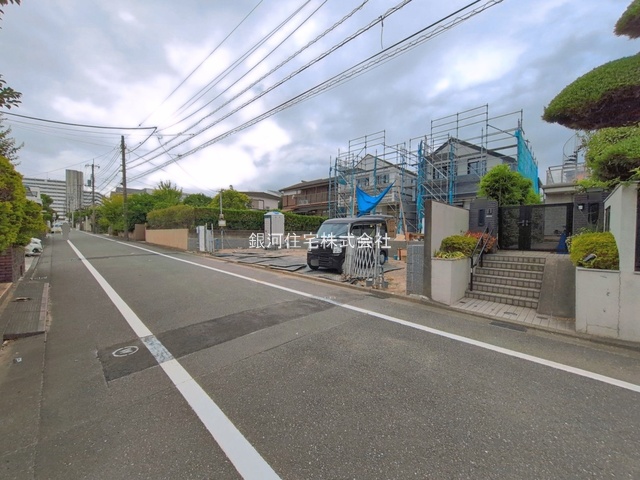 G00399263 神奈川県横浜市磯子区洋光台３丁目 新築一戸建て 8198万円 土地面積172.28m² (約52.11坪) 建物面積102.26m² (約30.93坪) 間取り４ＬＤＫ 築年月2026年10月(築１年以内)【外観12】
