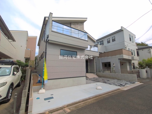G00399583 東京都練馬区石神井台３丁目 新築一戸建て 1億999万円 土地面積130.96m² (約39.61坪) 建物面積127.09m² (約38.44坪) 築年月2026年09月(築１年以内)【外観2】