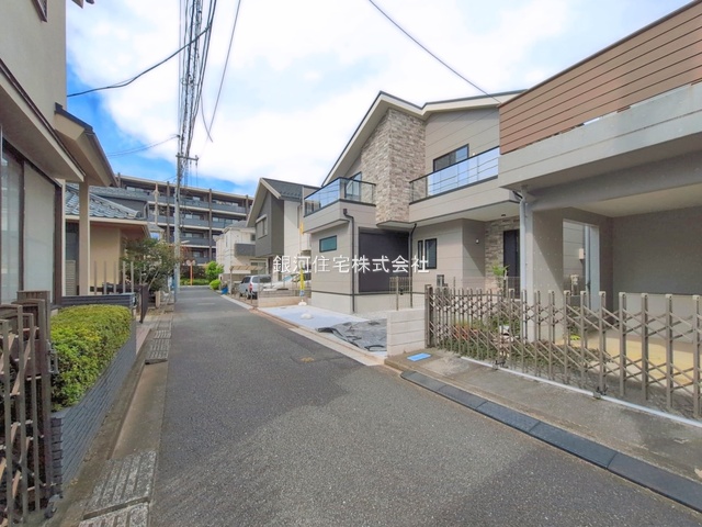 G00399583 東京都練馬区石神井台３丁目 新築一戸建て 1億999万円 土地面積130.96m² (約39.61坪) 建物面積127.09m² (約38.44坪) 築年月2026年09月(築１年以内)【外観3】