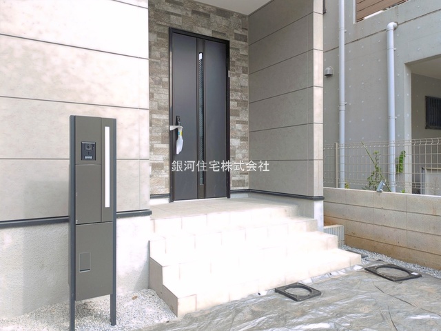 G00399583 東京都練馬区石神井台３丁目 新築一戸建て 1億999万円 土地面積130.96m² (約39.61坪) 建物面積127.09m² (約38.44坪) 築年月2026年09月(築１年以内)【外観6】