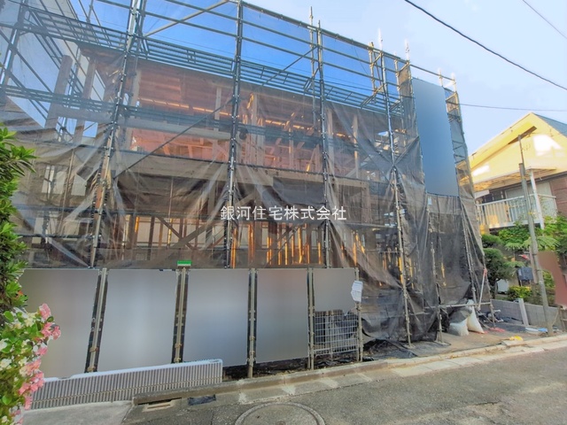 G00399586 埼玉県桶川市末広３丁目 新築一戸建て 3998万円 土地面積100.42m² (約30.37坪) 建物面積109.92m² (約33.25坪) 間取り３ＬＤＫ 築年月2026年12月【外観6】