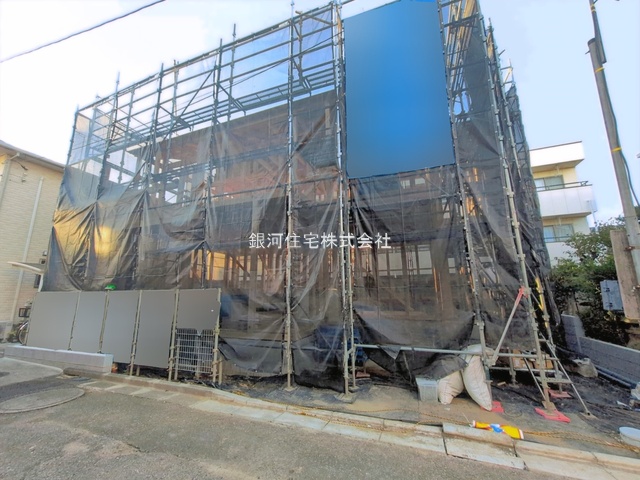 G00399586 埼玉県桶川市末広３丁目 新築一戸建て 3998万円 土地面積100.42m² (約30.37坪) 建物面積109.92m² (約33.25坪) 間取り３ＬＤＫ 築年月2026年12月【外観7】