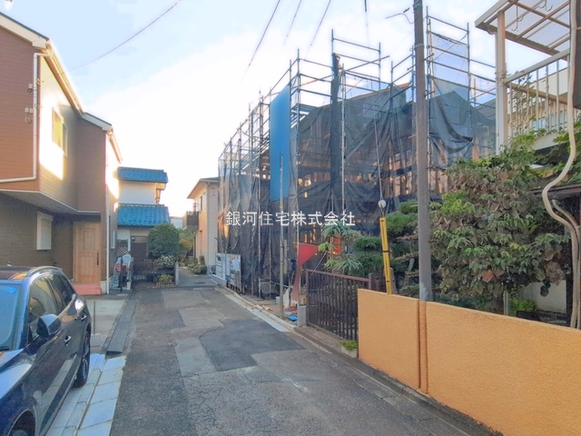 G00399586 埼玉県桶川市末広３丁目 新築一戸建て 3998万円 土地面積100.42m² (約30.37坪) 建物面積109.92m² (約33.25坪) 間取り３ＬＤＫ 築年月2026年12月【外観8】